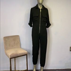 Black zip front fashion Nova jumpsuit 3/4 sleeve